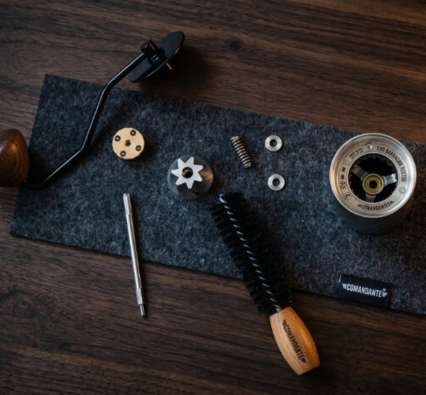 Brosse d'Entretien en Chêne